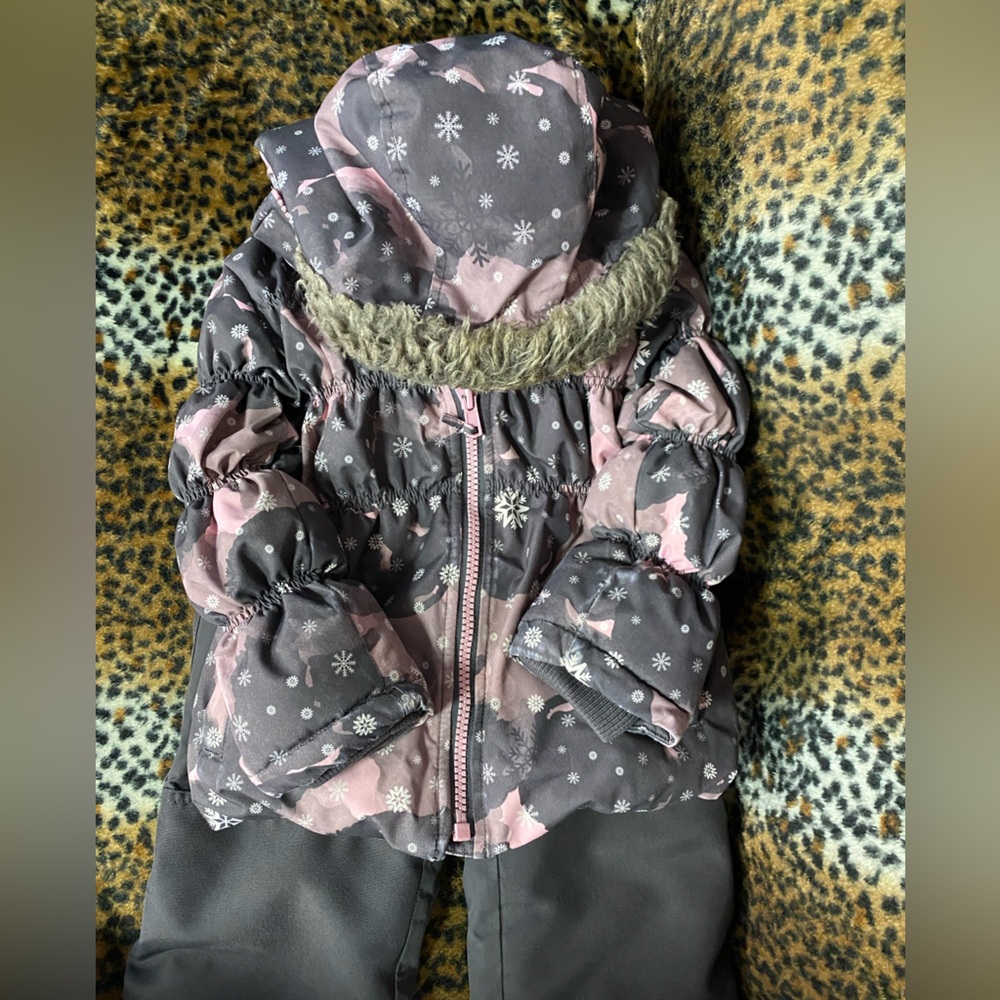 Adorable Matching 2 piece Oshkosh Girls Snow Suit